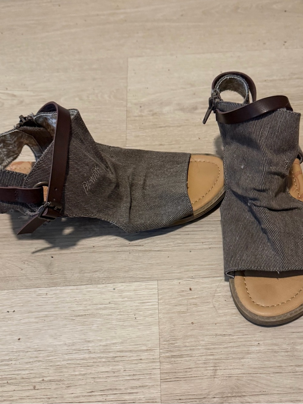 Women's Open-Toe Fabric Sandals in Brown with Ankle Strap